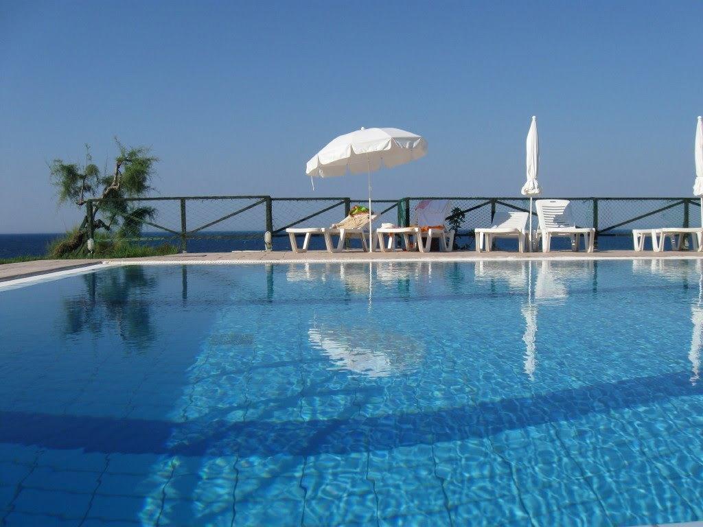 Loukas Apartments On The Waves Tragaki Exteriér fotografie