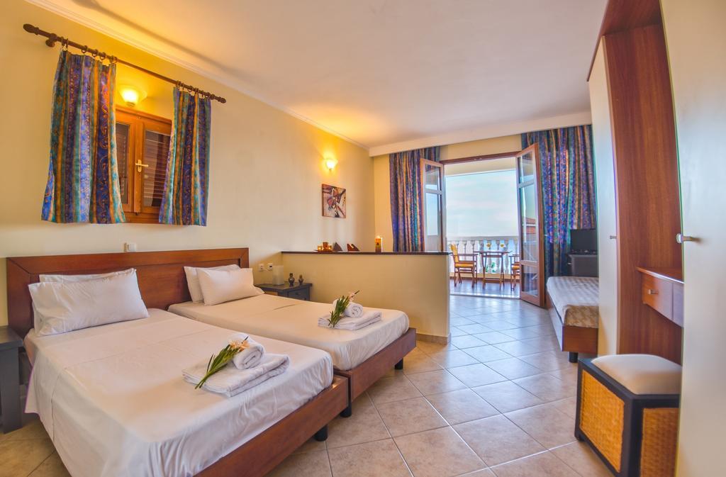 Loukas Apartments On The Waves Tragaki Pokoj fotografie